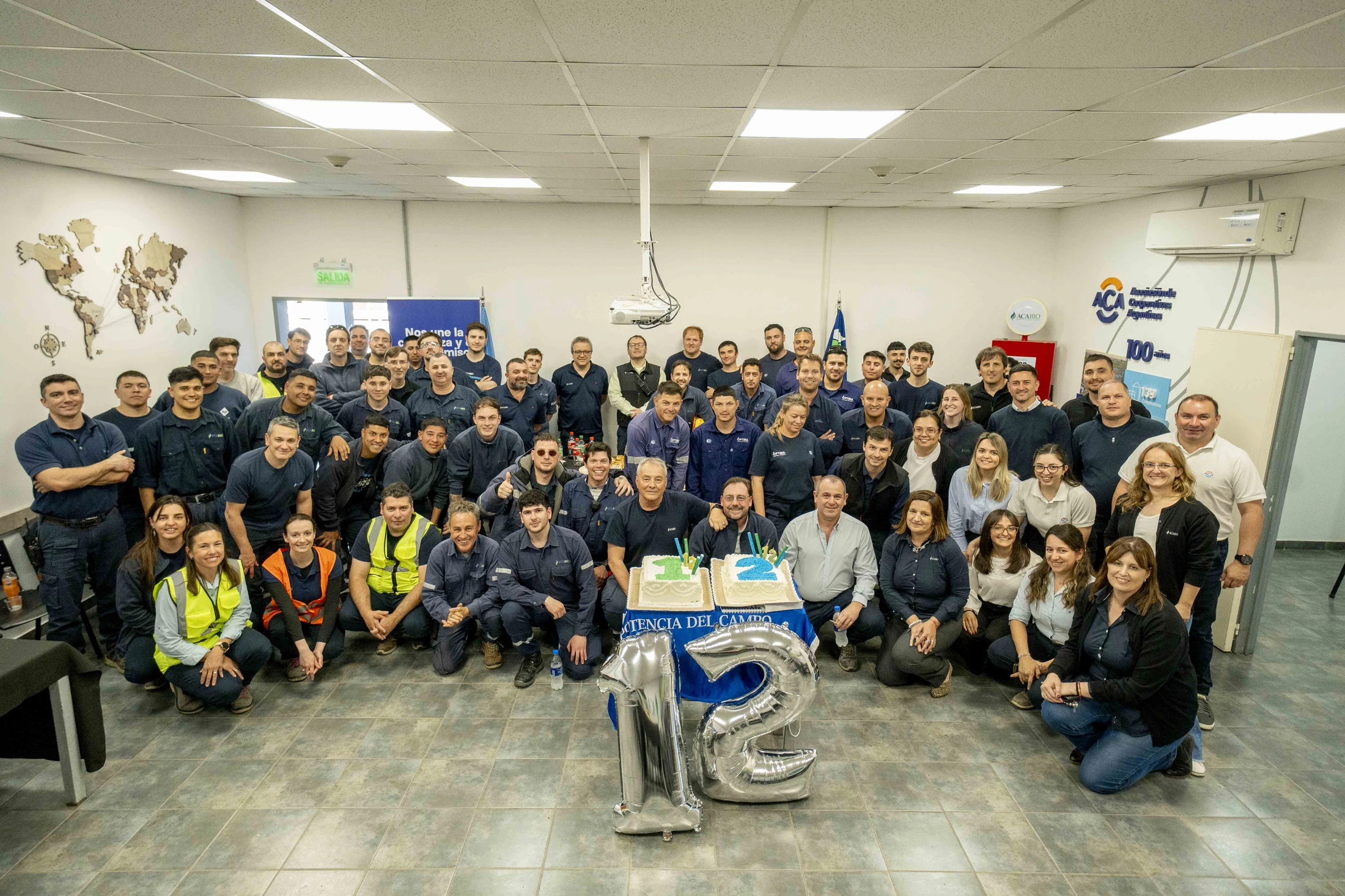 Equipo de ACA BIO reunido en la celebración de los 12 años de su inauguración.